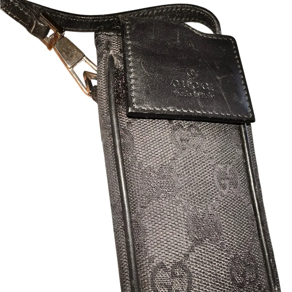 EUC Gucci Black Leather Phone Pouch
